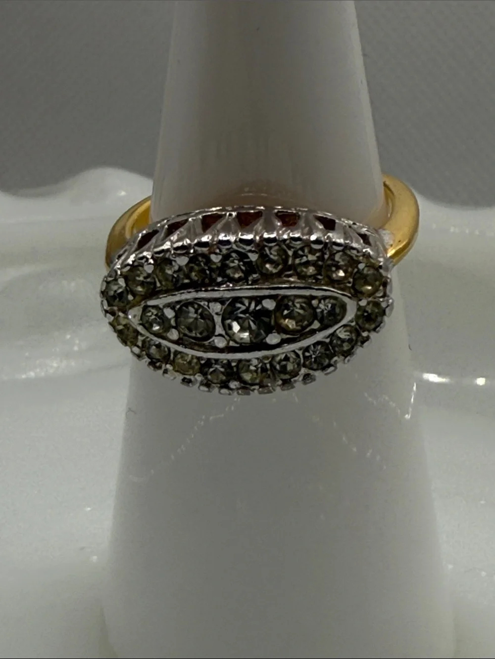 Stunning vintage 18K GE Golden Oval art deco pave rhinestone ring size 5